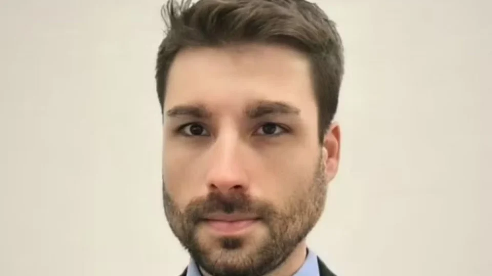 Após abusar de sobrinho, advogado mata mãe e cachorro