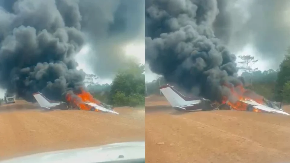 Avião monomotor cai e pega fogo na BR-319 no Amazonas