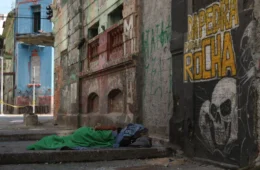 Brasil tem 57 mil pessoas morando em tendas e barracas; diz IBGE