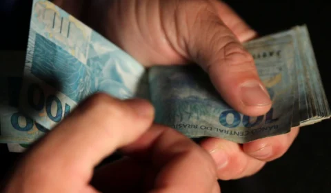 Brasileiros deixam de sacar R$ 8,56 bilhões em valores a receber