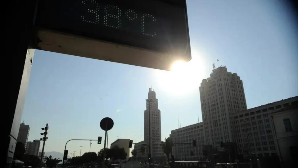 Manaus, São Paulo, Goiânia e Brasília podem bater recorde de calor; entenda