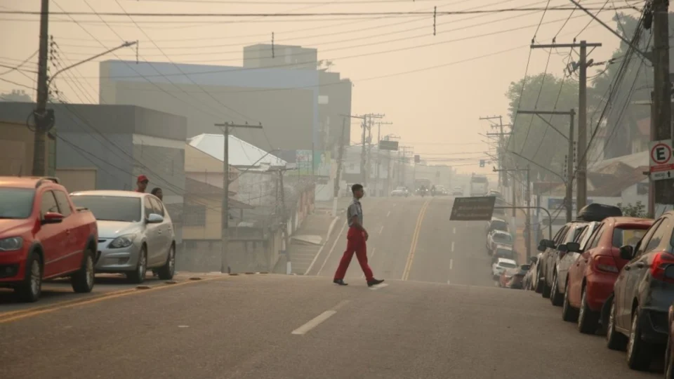 Qualidade do ar no Acre permanece instável nesta terça (17); veja