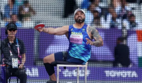 Paralimpíadas 2024: Claudiney Santos conquista o tri e bate recorde no disco