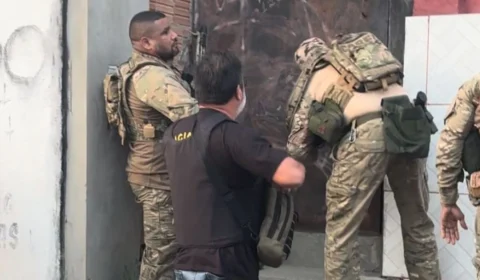 Casal homoafetivo é preso suspeito de estuprar crianças em Manaus