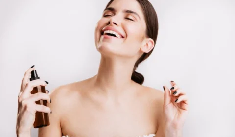 Como fazer perfume durar mais tempo na pele em dias de calor
