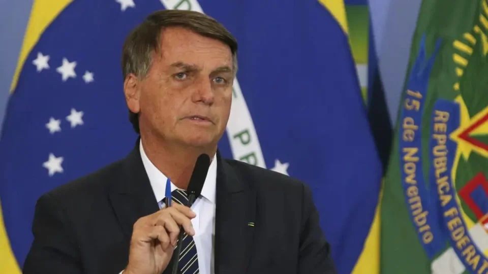 Bolsonaro passa pelo hospital na manhã deste sábado (7)