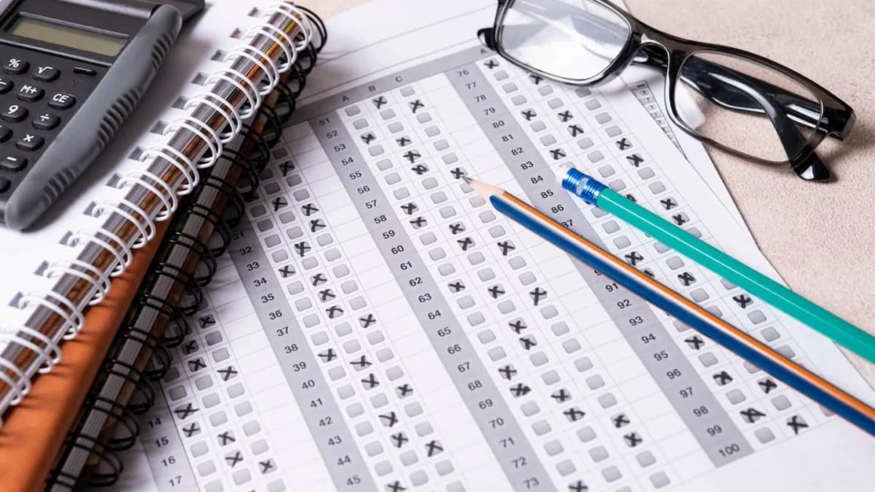 Orçamento de 2025 reserva R$ 2 bilhões para novos concursos