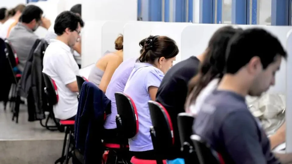 Lula sanciona lei de concursos que permite provas online