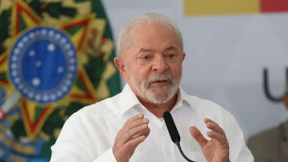 Lula visita Manaus pela primeira vez para enfrentar seca desde reeleição