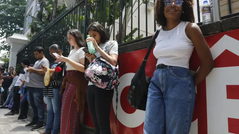 Relatório mostra redução no número de jovens nem-nem