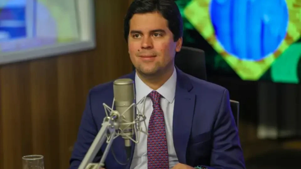 Ministro do Esporte solicita punição contra torcida do Peñarol após briga