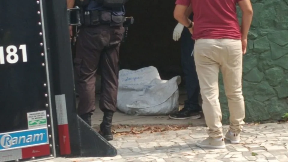 Corpo de mulher é encontrado ao lado de escola em Manaus