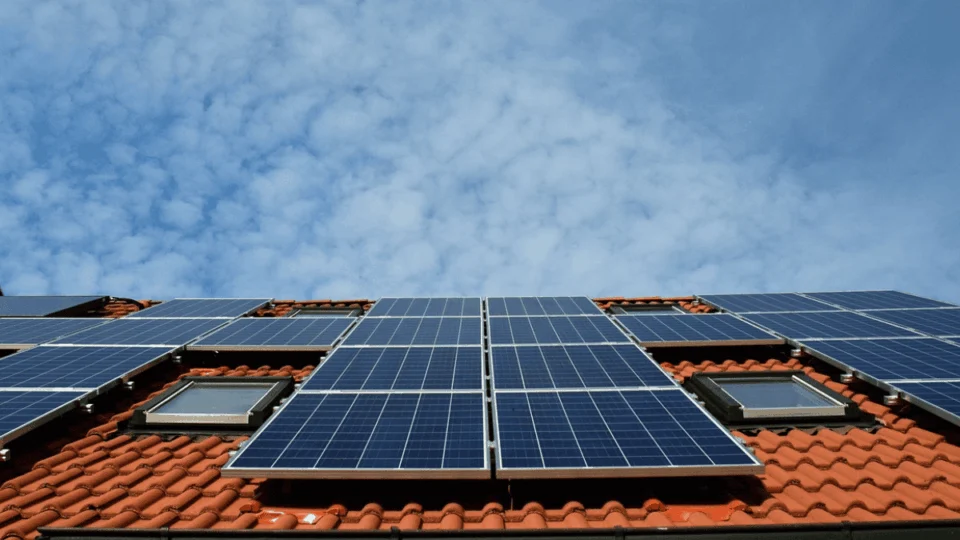 Amazonenses têm produzido energia solar para abater conta de luz
