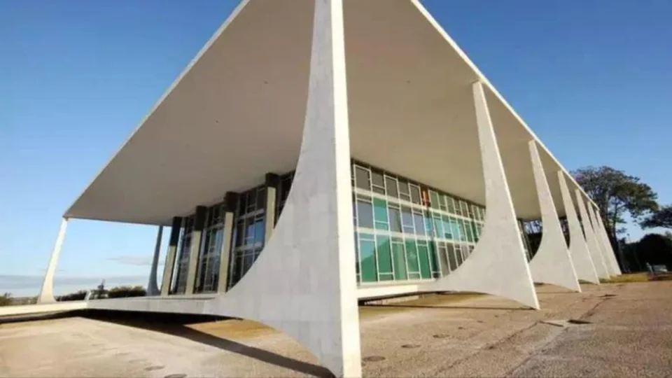 Moraes convoca 1ª Turma para julgar suspensão da plataforma X
