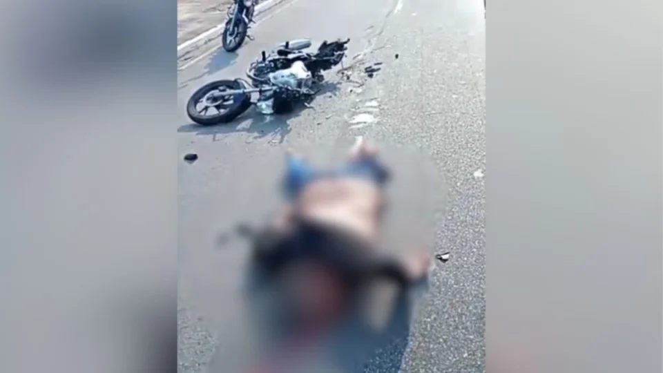 VÍDEO: motociclista é esmagado por carreta na zona Sul de Manaus