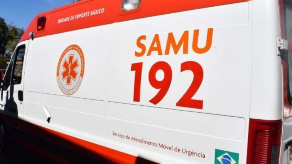 Mãe e filho ficam feridos após colisão no Bairro Murilo Teixeira