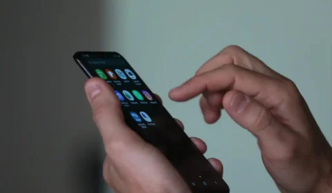 PL que proíbe celular em sala de aula é aprovado na Câmara dos Deputados