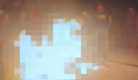 VÍDEO: População revoltada invade delegacia e queima homem suspeito de estuprar bebê no AM