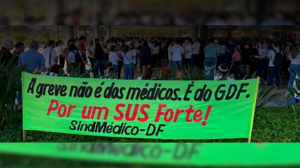 Greve dos médicos no DF: profissionais cobram melhorias salariais e novos concursos