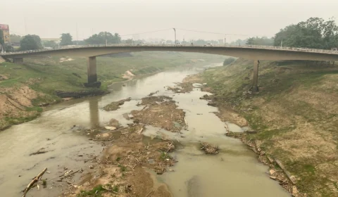 Rio Acre atinge menor marca e cidades tem o pior dia com fumaça