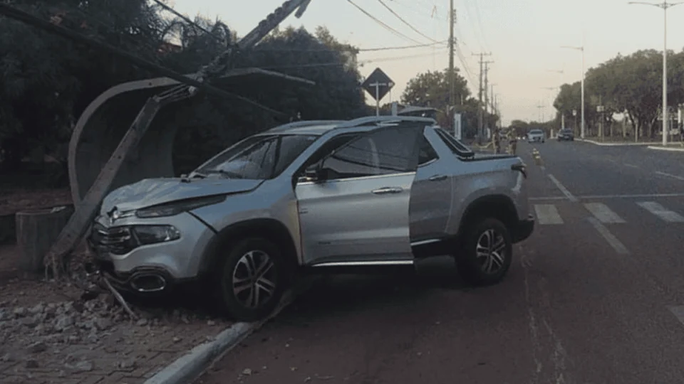 Acidentes com postes: Palmas lidera ranking com 84 casos