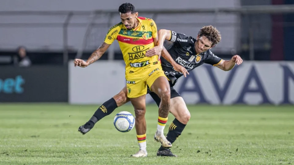 Brusque interrompe sequência invicta do Amazonas FC