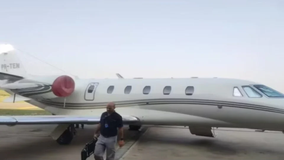 Deolane presa: avião de Gusttavo Lima é apreendido na mesma operação