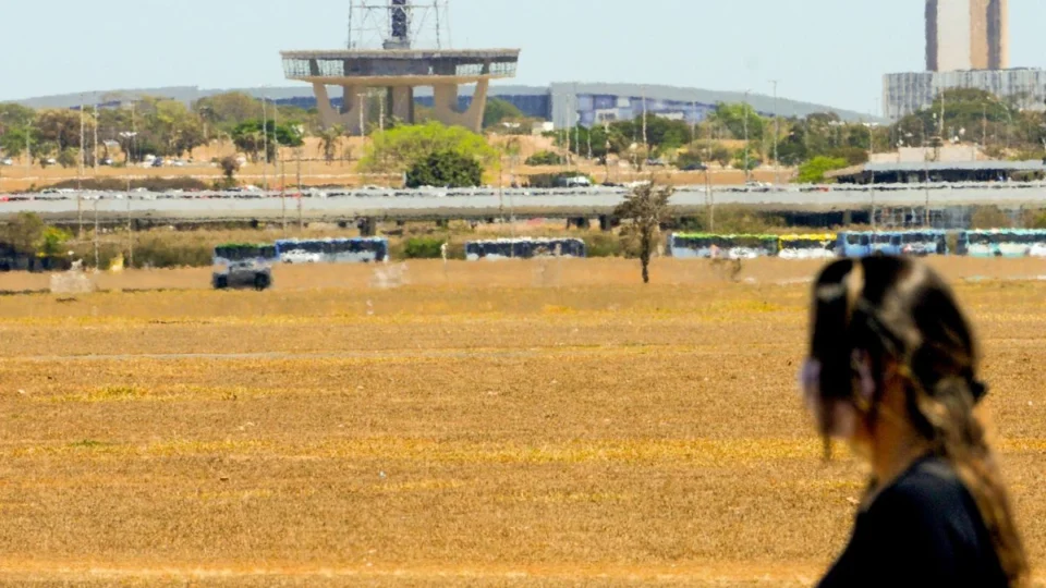 Temperatura em Brasília segue alta nesta terça (24); confira