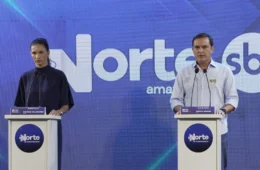 Debate em Parintins: Mateus apresenta propostas para a assistência social e Michele rebate; confira
