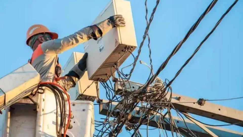 Bairros de Manaus e municípios do Amazonas ficam sem energia neste sábado (7); veja
