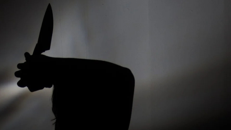 Homem é esfaqueado na cabeça em discussão em Boa Vista; esposa do agressor teve dedo decepado