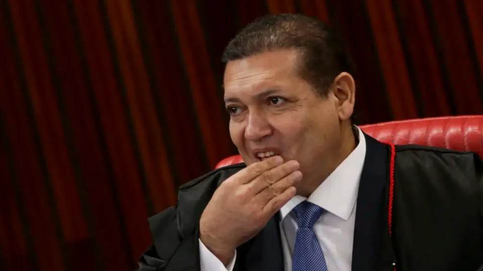 Suspensão do X: Nunes Marques pede decisão final no plenário do STF