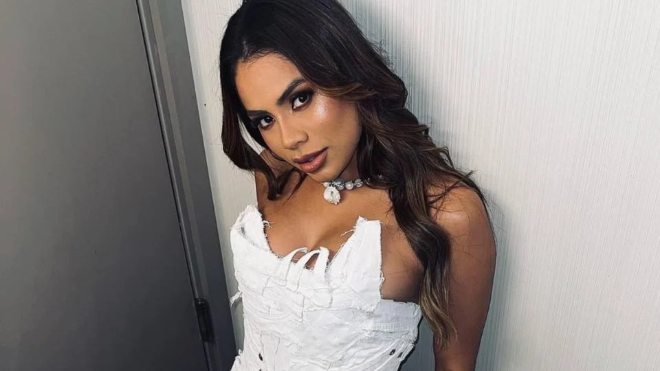 Lexa sofre com dívidas de MC Guimê e tem passaporte bloqueado