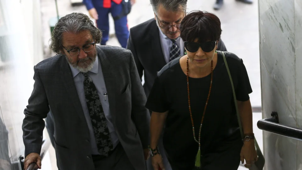 Acusação pede prisão de Adriana Villela por assassinato do pai, ex-ministro do TSE