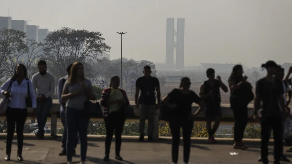 Qualidade do ar em Brasília está insalubre devido às queimadas