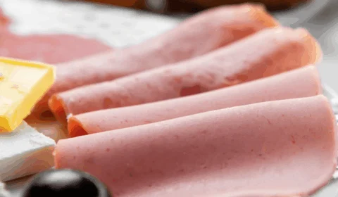 Mortes por botulismo na Bahia: entenda surto e relação com mortadela