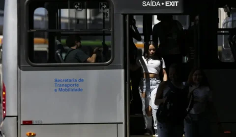 Medo nas ruas: 97% das mulheres no Brasil confirmam falta de segurança