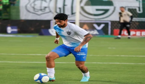 Paysandu empata com o Goiás e chega a 8 jogos sem vencer na Série B