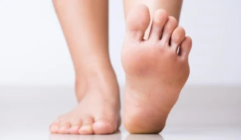 Como remover pele morta dos pés? veja 7 técnicas eficazes e fáceis