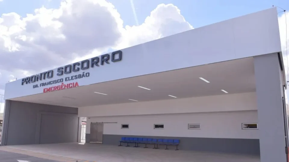 Mulher perde a perna após cair de moto e ser atropelada por caminhão em Boa Vista