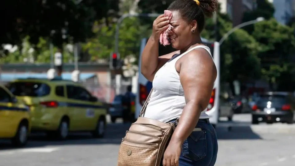 Temperaturas de Palmas (TO) e Boa Vista (RR) chegam a 41.6ºC