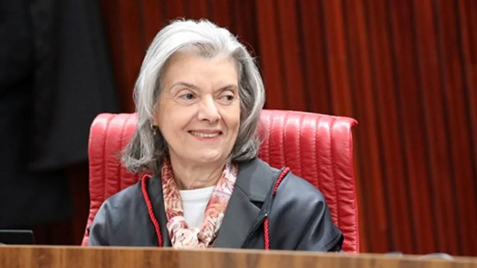 ‘Eleições tranquilas e sem intercorrências’ diz presidente do TSE