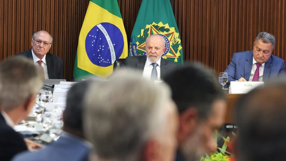 PEC da Segurança: Lula defende “pacto” entre governos federal, estadual e municipal