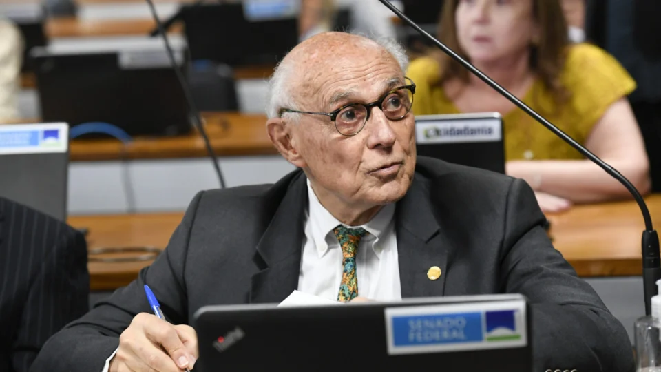 Eduardo Suplicy é diagnosticado com câncer linfático
