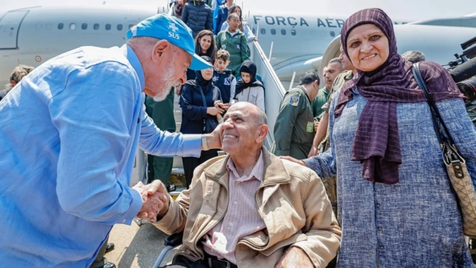 Repatriados do Líbano podem ser incluídos no Bolsa Família, segundo Governo