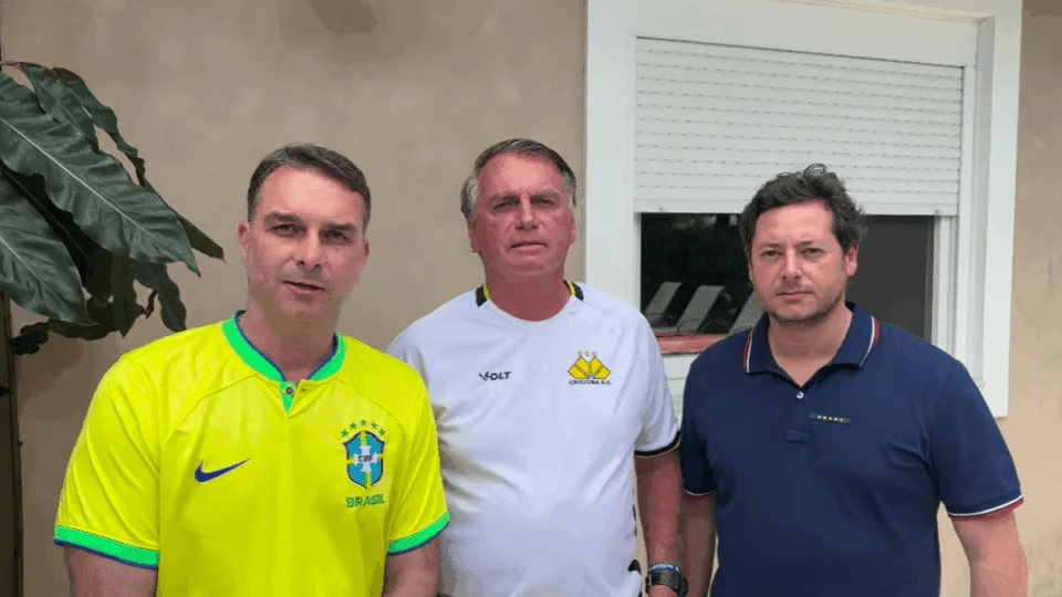 Bolsonaro pede ‘paz para o mundo’ e seu filho fala sobre respeito a Israel