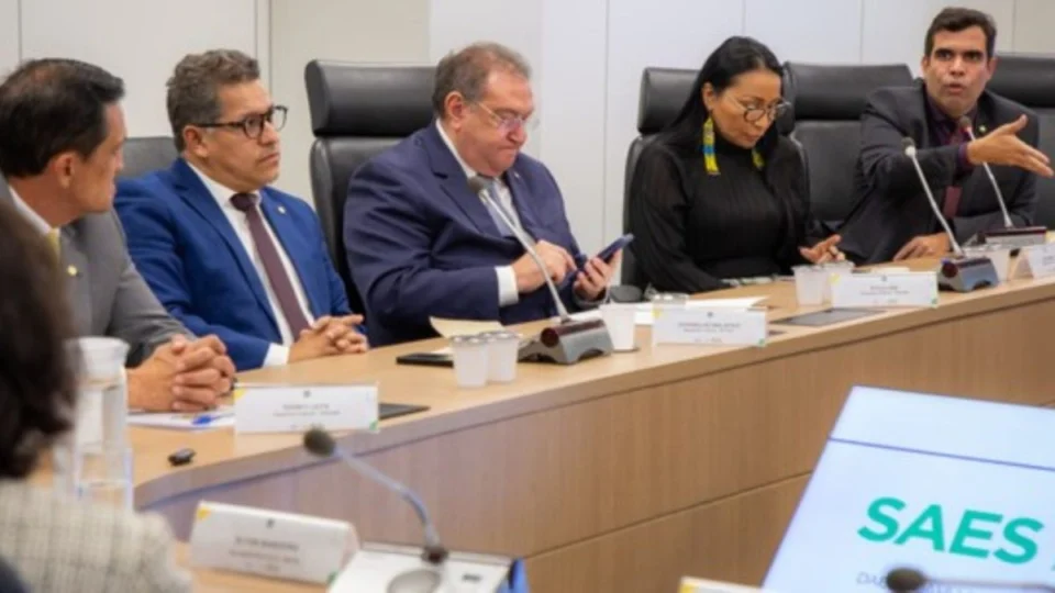 Debate TV Norte: Alberto Neto expõe falta de remédios nos postos de saúde em Manaus