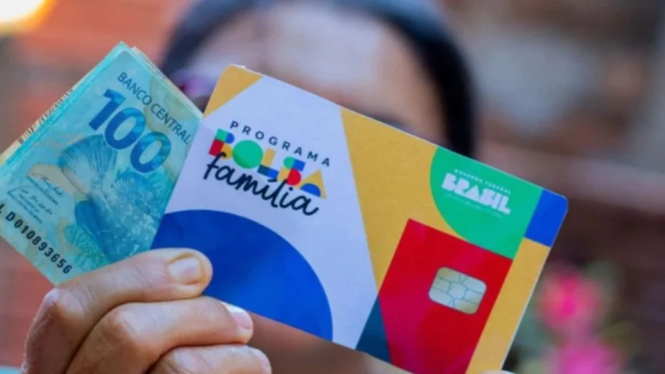 Banco libera empréstimo para quem recebe Bolsa Família no AM; veja