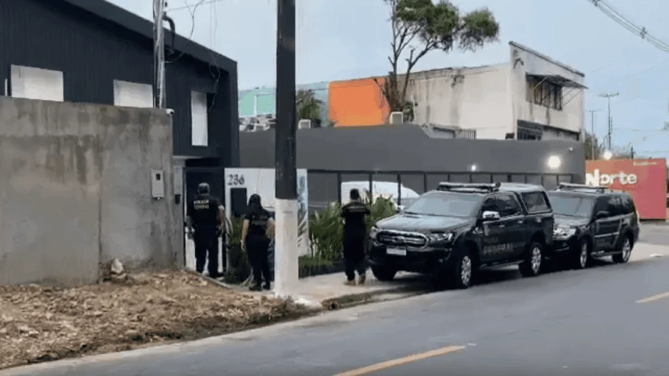 Condomínios de luxo e empresa são alvos da PF em Manaus