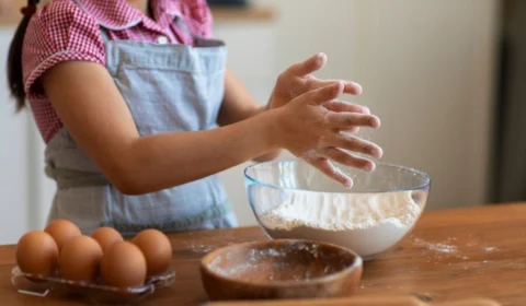 Dia das crianças: como fazer um bolo de brigadeiro para celebrar